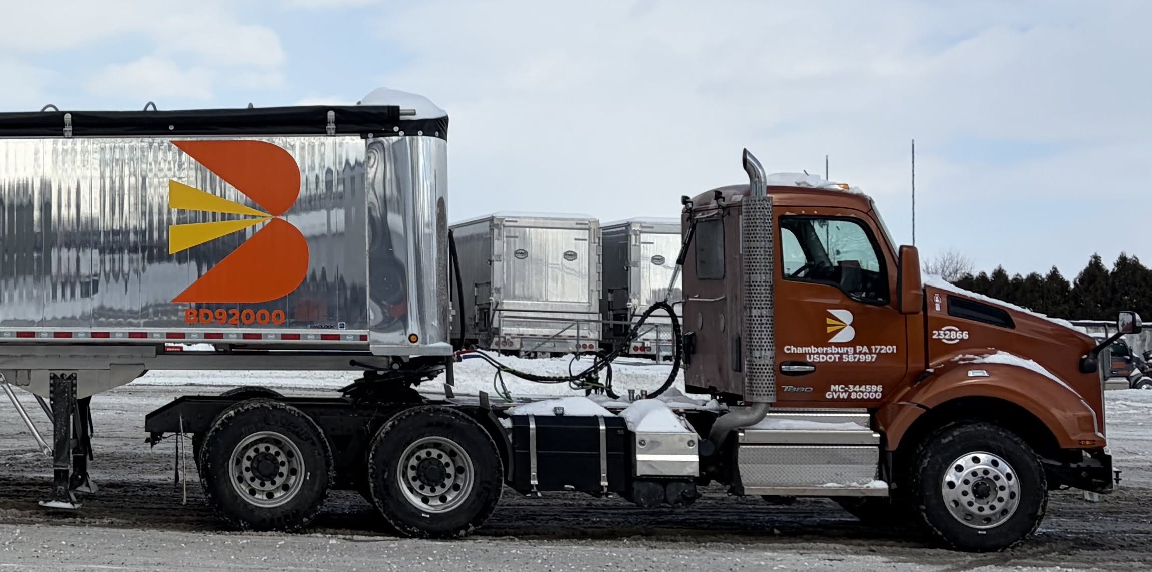 Bousum Kenworth T880 Daycab and Mac TipperMax Trailer